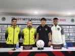 Mario-Rivera-dua-dari-kiri-dan-Shin-Tae-yong-dua-dari-kanan.jpg