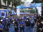 Melepas-Pelari-Crystalin-RunXperience-2025.jpgPemenang-Lomba-Lari-Crystalin-RunXperience-2025.jpgPelari-Masuk-Garis-Finish.jpg