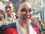 NIKMIR-JUAL-JAMU-Presenter-dan-pem.jpg