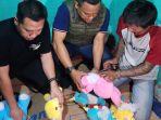 Narkoba-di-dalam-boneka-Setu-Cipayung-Jakarta-Timur-pada-Selasa-2372024-malam.jpg