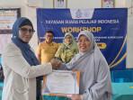 PELATIHAN-Ketua-Tim-Pengabdian-Kepada-Masyarakat-UPNVJ-Tri-Rahayu.jpg