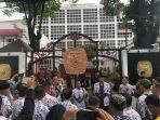 PGRI-unjuk-rasa-di-depan-KPU.jpg