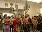 Panglima-TNI-Laksamana-Yudo-Margono-dapat-gelar-kehormatan-dari-Ketua-Dewa-Adat-Dayak-Kalteng.jpg