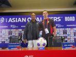 Patrick-Kluivert-kiri-dan-kiper-Emil-Audero-kanan-beri-keterangan-pers-Rabu-452025.jpg