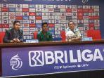 wartakota/Pelatih-Persebaya-Aji-Santoso-Saat-Konferensi-Pers-Lawan-Persija.jpg