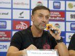 Pelatih-Persija-Jakarta-Thomas-Doll-membawa-20-pemain-ke-Samarinda.jpg