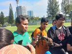 Pelatih-Timnas-Indonesia-U-17-Bima-Sakti-usai-pimpin-latihan-di-Lapangan-A-GBK.jpg
