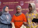 Pemilik-Wensen-Daycare-Meita-Irianty-tengah-ditunjukkan-ke-awak-media.jpg