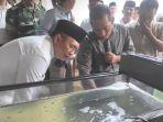Penjabat-Bupati-Bekasi-Dani-Ramdan-di-Kampung-Biongbong-Desa-Pantai-Mekar-Muaragembong.jpg
