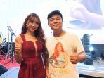 Penyanyi-Icha-Yang-bersama-Posan-Tobing.jpg