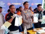 Polsek-Cikarang-Selatan-tangkap-ayah-ibu-dan-anak-karena-edarkan-1-kilogram-sabu.jpg
