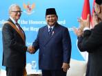Prabowo Anugerahkan Bintang Jasa Utama untuk Bill Gates di New York