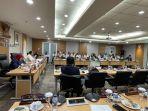 Rapat-kerja-antara-Komisi-B-DPRD-DKI-Jakarta-dengan-Pemprov-DKI-Jakarta-pada-Rabu-1272023.jpg