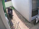 Rekaman-CCTV-aksi-curanmor-di-Cilodong-Kota-Depok.jpg