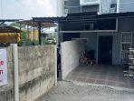 Rumah-Rudiyanto-33-warga-Green-Village-Kota-Bekasi-tidak-mengakses-jalan-yang-digunakan.jpg