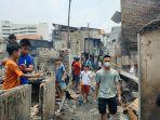Rumah-warga-yang-hangus-terbakar-di-Jalan-Cikini-Kramat-Menteng-Jakarta-Pusat-Selasa-2792022.jpg