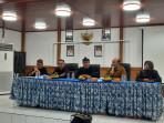 Sekda-Karawang-Asep-Aang-Rahmatullah-gelar-konferensi-pers-Selasa-992025.jpg