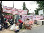 Spanduk-penolakan-TPS-di-Palmerah.jpg
