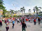 Suasana-CFD-di-kawasan-Galuh-Mas-Kecamatan-Telukjambe-Karawang-Jawa-Barat.jpg