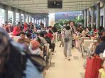 Suasana-Stasiun-Pasarsenen-Senen-Jakarta-Pusat-pada-Jumat-572024.jpg