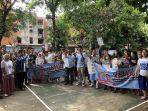 Suasana-pembagian-susu-gratis-di-Rusun-Perumnas-Klender-RW-01-Duren-Sawit-Jakarta-Timur.jpg