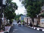 Suasana-penjagaan-petugas-gabungan-TNI-dan-Polri-di-kediaman-pribadi-Heru-Budi-Hartono.jpg