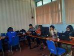 Suasana-posko-PPDB-di-SMP-Negeri-2-Cibinong-Kabupaten-Bogor-Jawa-Barat-pada-Selasa-272024.jpg
