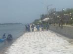 Tanggul-Pulau-Untung-Jawa.jpg