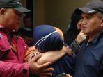 Tangis-histeris-keluarga-dan-kerabat-pecah-saat-tahu-Yusi-tewas-dibunuh-d.jpg