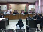Terdakwa-Reseller-iPhone-si-Kembar-Rihana-Rihani-Pungky-Marsyaviani-Divonis-4-Bulan-Penjara.jpg
