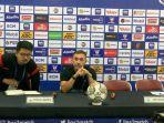 wartakota/Thomas-Doll-saat-menunggu-konferensi-pers-usai-pertandingan-di-Stadion-GBLA.jpg