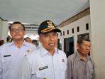 Wali-Kota-Depok-Supian-Suri-meninjau-rumah-warga-yang-terdampak-angin-puting-beliung-di-Limo.jpg