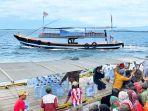 Warga-Gili-Ketapang-Kabupaten-Probolinggo-menghadapi-krisis-kekeringan.jpg