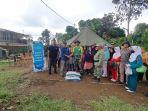 Yayasan-Dana-Kemanusiaan-Kompas-YDKK-ulurkan-bantuan-korban-gempa-Cianjur-Jawa-Barat.jpg