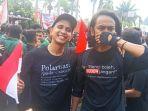 Di Depan DPR, Andovi Da Lopez Minta Sekelompok Orang Berbaju Hitam-Hitam Tak Lakukan Aksi Lempar