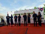 abang-dan-none-jakarta-timur-saat-tampil-di-ajang-kontes-batu-bacan.jpg