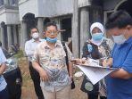 agus-iskandar-bersama-petugas-pn-tangerang-saat-meninjau-lokasi-klaster-jasmine-4.jpg