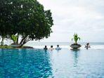 anak-anak-bisa-berenang-di-kolam-renang-mengawali-liburan-di-Tanjung-Lesung.jpg