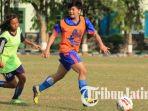 arema-fc-putri-saat-menjalani-latihan-persiapan-liga-1-putri-2019.jpg