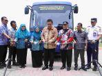 bus-sekolah-di-Muaragembong2.jpg