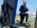 david-da-silva-kembali-ikut-latihan-bersama-persib-bandung-senin-1172022.jpg