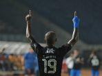 david-da-silva-mendedikasikan-golnya-ke-kandang-bhayangkara-fc-untuk-dua-bobotoh.jpg