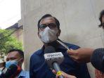 direktur-eksekutif-lokataru-haris-azhar-di-mapolda-metro-jaya-senin-22112021.jpg