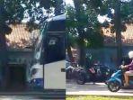 emak-emak-adang-bus-sugeng-rahayu.jpg