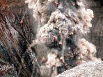 gunung-api-terindah-di-dunia-gunung-anak-krakatau-atau-krakatoa.jpg