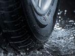 ilustrasi-aquaplaning-sebuah-gejala-ketika-ban-mengambang.jpg