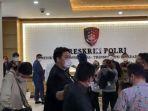 ivan-gunawan-memenuhi-pemeriksaan-terkait-kasus-robot-trading-dna-pro.jpg