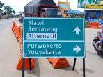 jalur-alternatif-dari-pintu-keluar-gerbang-tol-pejagan-brebes-jawa-tengah.jpg