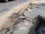 kabel-fiber-optik-di-gunung-sahari-masih-semrawut.jpg
