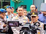 kapolda-metro-jaya-irjen-pol-karyoto-saat-mengecek-tkp-penembakan-di-kantor-mui-menteng.jpg